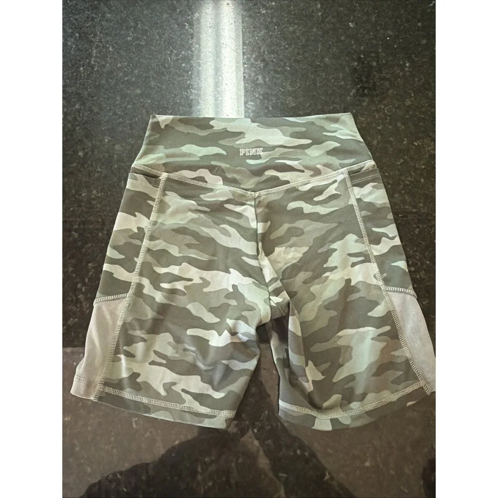 Victoria Secret PINK Ultimate Camouflage Athletic Yoga Biker Shorts Pockets Sz S